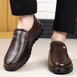 Men's Summer Breathable Soft Leather Sandals Casual Slip-On Anti-Slip Shoes Low Heel round Toe Pure Color Rubber Outsole